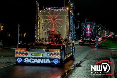 Sfeervolle truckers lichtjesparade toerde zaterdagavond door de gemeente Oldebroek. - © NWVFoto.nl