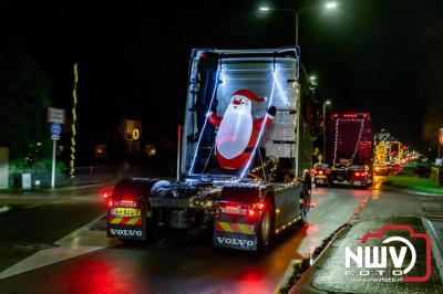 Sfeervolle truckers lichtjesparade toerde zaterdagavond door de gemeente Oldebroek. - © NWVFoto.nl