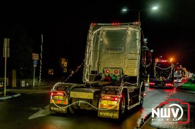 Sfeervolle truckers lichtjesparade toerde zaterdagavond door de gemeente Oldebroek. - © NWVFoto.nl