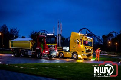 Berging van de 18 meter lange Walibi Express-bus, die maandag 23 december op de busparkeerplaats van Walibi in Biddinghuizen in brand vloog. - © NWVFoto.nl