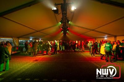  Het Karbietfeest XXL 2024 in Elburg was een groot feest met optredens van Wimmie Bouma, Duo Remix, Poar Neem’n, Ancora, Boerin Anna en DJ Jaapie.  - © NWVFoto.nl