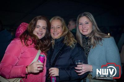  Het Karbietfeest XXL 2024 in Elburg was een groot feest met optredens van Wimmie Bouma, Duo Remix, Poar Neem’n, Ancora, Boerin Anna en DJ Jaapie.  - © NWVFoto.nl