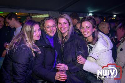  Het Karbietfeest XXL 2024 in Elburg was een groot feest met optredens van Wimmie Bouma, Duo Remix, Poar Neem’n, Ancora, Boerin Anna en DJ Jaapie.  - © NWVFoto.nl