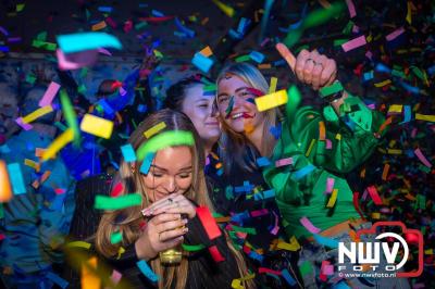  Het Karbietfeest XXL 2024 in Elburg was een groot feest met optredens van Wimmie Bouma, Duo Remix, Poar Neem’n, Ancora, Boerin Anna en DJ Jaapie.  - © NWVFoto.nl