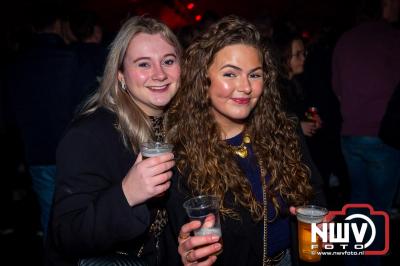  Het Karbietfeest XXL 2024 in Elburg was een groot feest met optredens van Wimmie Bouma, Duo Remix, Poar Neem’n, Ancora, Boerin Anna en DJ Jaapie.  - © NWVFoto.nl