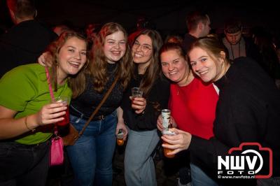  Het Karbietfeest XXL 2024 in Elburg was een groot feest met optredens van Wimmie Bouma, Duo Remix, Poar Neem’n, Ancora, Boerin Anna en DJ Jaapie.  - © NWVFoto.nl