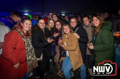  Het Karbietfeest XXL 2024 in Elburg was een groot feest met optredens van Wimmie Bouma, Duo Remix, Poar Neem’n, Ancora, Boerin Anna en DJ Jaapie.  - © NWVFoto.nl