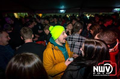  Het Karbietfeest XXL 2024 in Elburg was een groot feest met optredens van Wimmie Bouma, Duo Remix, Poar Neem’n, Ancora, Boerin Anna en DJ Jaapie.  - © NWVFoto.nl