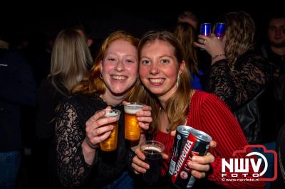  Het Karbietfeest XXL 2024 in Elburg was een groot feest met optredens van Wimmie Bouma, Duo Remix, Poar Neem’n, Ancora, Boerin Anna en DJ Jaapie.  - © NWVFoto.nl