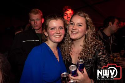  Het Karbietfeest XXL 2024 in Elburg was een groot feest met optredens van Wimmie Bouma, Duo Remix, Poar Neem’n, Ancora, Boerin Anna en DJ Jaapie.  - © NWVFoto.nl