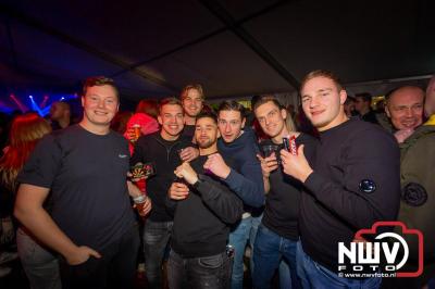  Het Karbietfeest XXL 2024 in Elburg was een groot feest met optredens van Wimmie Bouma, Duo Remix, Poar Neem’n, Ancora, Boerin Anna en DJ Jaapie.  - © NWVFoto.nl