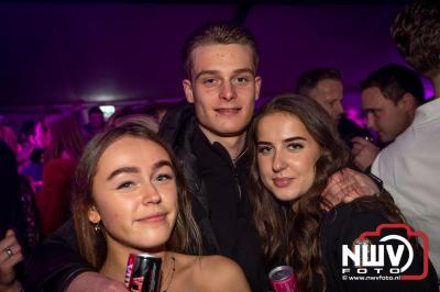  Het Karbietfeest XXL 2024 in Elburg was een groot feest met optredens van Wimmie Bouma, Duo Remix, Poar Neem’n, Ancora, Boerin Anna en DJ Jaapie.  - © NWVFoto.nl