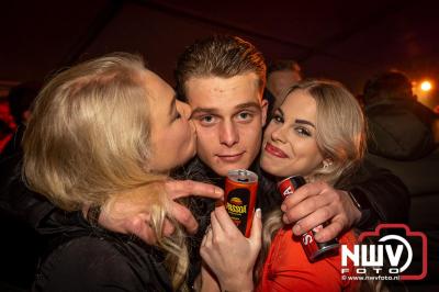  Het Karbietfeest XXL 2024 in Elburg was een groot feest met optredens van Wimmie Bouma, Duo Remix, Poar Neem’n, Ancora, Boerin Anna en DJ Jaapie.  - © NWVFoto.nl