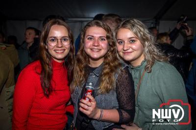  Het Karbietfeest XXL 2024 in Elburg was een groot feest met optredens van Wimmie Bouma, Duo Remix, Poar Neem’n, Ancora, Boerin Anna en DJ Jaapie.  - © NWVFoto.nl