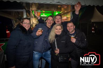  Het Karbietfeest XXL 2024 in Elburg was een groot feest met optredens van Wimmie Bouma, Duo Remix, Poar Neem’n, Ancora, Boerin Anna en DJ Jaapie.  - © NWVFoto.nl