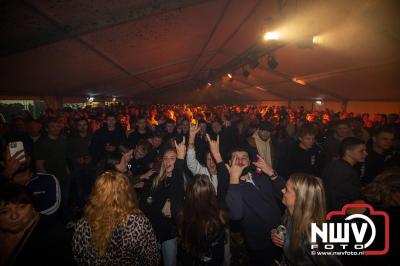  Het Karbietfeest XXL 2024 in Elburg was een groot feest met optredens van Wimmie Bouma, Duo Remix, Poar Neem’n, Ancora, Boerin Anna en DJ Jaapie.  - © NWVFoto.nl