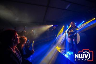  Het Karbietfeest XXL 2024 in Elburg was een groot feest met optredens van Wimmie Bouma, Duo Remix, Poar Neem’n, Ancora, Boerin Anna en DJ Jaapie.  - © NWVFoto.nl