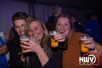  Het Karbietfeest XXL 2024 in Elburg was een groot feest met optredens van Wimmie Bouma, Duo Remix, Poar Neem’n, Ancora, Boerin Anna en DJ Jaapie.  - © NWVFoto.nl