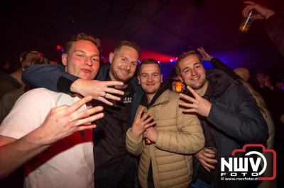  Het Karbietfeest XXL 2024 in Elburg was een groot feest met optredens van Wimmie Bouma, Duo Remix, Poar Neem’n, Ancora, Boerin Anna en DJ Jaapie.  - © NWVFoto.nl