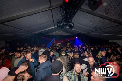  Het Karbietfeest XXL 2024 in Elburg was een groot feest met optredens van Wimmie Bouma, Duo Remix, Poar Neem’n, Ancora, Boerin Anna en DJ Jaapie.  - © NWVFoto.nl