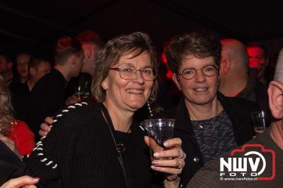  Het Karbietfeest XXL 2024 in Elburg was een groot feest met optredens van Wimmie Bouma, Duo Remix, Poar Neem’n, Ancora, Boerin Anna en DJ Jaapie.  - © NWVFoto.nl