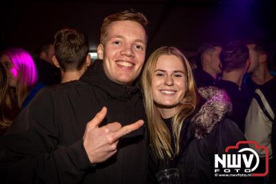  Het Karbietfeest XXL 2024 in Elburg was een groot feest met optredens van Wimmie Bouma, Duo Remix, Poar Neem’n, Ancora, Boerin Anna en DJ Jaapie.  - © NWVFoto.nl