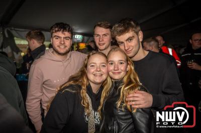  Het Karbietfeest XXL 2024 in Elburg was een groot feest met optredens van Wimmie Bouma, Duo Remix, Poar Neem’n, Ancora, Boerin Anna en DJ Jaapie.  - © NWVFoto.nl