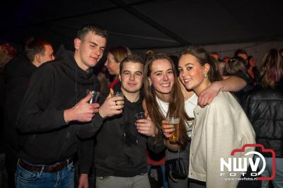  Het Karbietfeest XXL 2024 in Elburg was een groot feest met optredens van Wimmie Bouma, Duo Remix, Poar Neem’n, Ancora, Boerin Anna en DJ Jaapie.  - © NWVFoto.nl