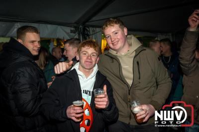  Het Karbietfeest XXL 2024 in Elburg was een groot feest met optredens van Wimmie Bouma, Duo Remix, Poar Neem’n, Ancora, Boerin Anna en DJ Jaapie.  - © NWVFoto.nl