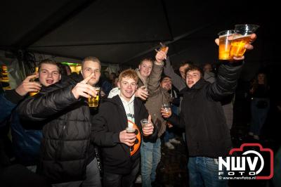  Het Karbietfeest XXL 2024 in Elburg was een groot feest met optredens van Wimmie Bouma, Duo Remix, Poar Neem’n, Ancora, Boerin Anna en DJ Jaapie.  - © NWVFoto.nl