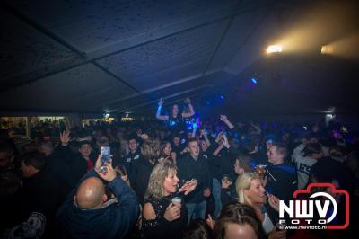  Het Karbietfeest XXL 2024 in Elburg was een groot feest met optredens van Wimmie Bouma, Duo Remix, Poar Neem’n, Ancora, Boerin Anna en DJ Jaapie.  - © NWVFoto.nl