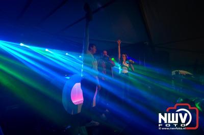  Het Karbietfeest XXL 2024 in Elburg was een groot feest met optredens van Wimmie Bouma, Duo Remix, Poar Neem’n, Ancora, Boerin Anna en DJ Jaapie.  - © NWVFoto.nl