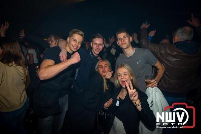  Het Karbietfeest XXL 2024 in Elburg was een groot feest met optredens van Wimmie Bouma, Duo Remix, Poar Neem’n, Ancora, Boerin Anna en DJ Jaapie.  - © NWVFoto.nl