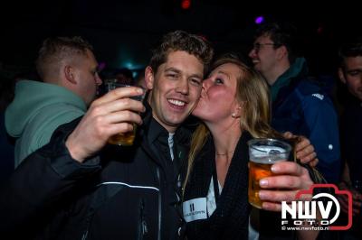  Het Karbietfeest XXL 2024 in Elburg was een groot feest met optredens van Wimmie Bouma, Duo Remix, Poar Neem’n, Ancora, Boerin Anna en DJ Jaapie.  - © NWVFoto.nl