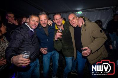  Het Karbietfeest XXL 2024 in Elburg was een groot feest met optredens van Wimmie Bouma, Duo Remix, Poar Neem’n, Ancora, Boerin Anna en DJ Jaapie.  - © NWVFoto.nl