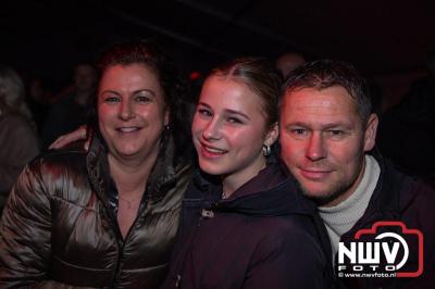  Het Karbietfeest XXL 2024 in Elburg was een groot feest met optredens van Wimmie Bouma, Duo Remix, Poar Neem’n, Ancora, Boerin Anna en DJ Jaapie.  - © NWVFoto.nl