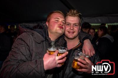  Het Karbietfeest XXL 2024 in Elburg was een groot feest met optredens van Wimmie Bouma, Duo Remix, Poar Neem’n, Ancora, Boerin Anna en DJ Jaapie.  - © NWVFoto.nl