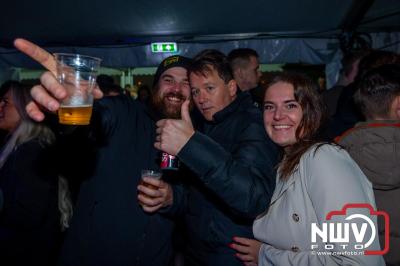  Het Karbietfeest XXL 2024 in Elburg was een groot feest met optredens van Wimmie Bouma, Duo Remix, Poar Neem’n, Ancora, Boerin Anna en DJ Jaapie.  - © NWVFoto.nl