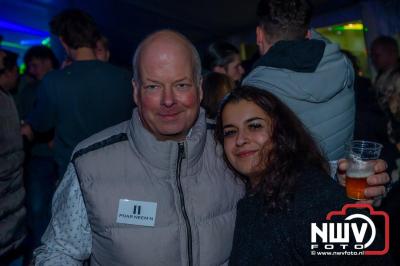  Het Karbietfeest XXL 2024 in Elburg was een groot feest met optredens van Wimmie Bouma, Duo Remix, Poar Neem’n, Ancora, Boerin Anna en DJ Jaapie.  - © NWVFoto.nl