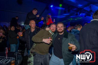  Het Karbietfeest XXL 2024 in Elburg was een groot feest met optredens van Wimmie Bouma, Duo Remix, Poar Neem’n, Ancora, Boerin Anna en DJ Jaapie.  - © NWVFoto.nl