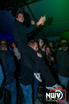  Het Karbietfeest XXL 2024 in Elburg was een groot feest met optredens van Wimmie Bouma, Duo Remix, Poar Neem’n, Ancora, Boerin Anna en DJ Jaapie.  - © NWVFoto.nl