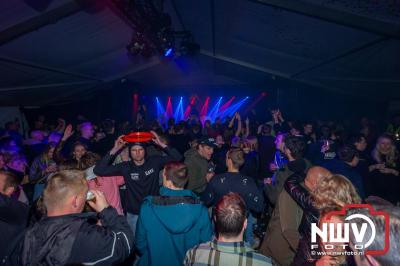  Het Karbietfeest XXL 2024 in Elburg was een groot feest met optredens van Wimmie Bouma, Duo Remix, Poar Neem’n, Ancora, Boerin Anna en DJ Jaapie.  - © NWVFoto.nl