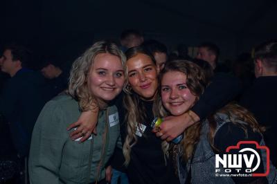  Het Karbietfeest XXL 2024 in Elburg was een groot feest met optredens van Wimmie Bouma, Duo Remix, Poar Neem’n, Ancora, Boerin Anna en DJ Jaapie.  - © NWVFoto.nl