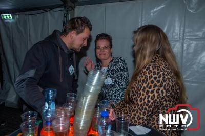  Het Karbietfeest XXL 2024 in Elburg was een groot feest met optredens van Wimmie Bouma, Duo Remix, Poar Neem’n, Ancora, Boerin Anna en DJ Jaapie.  - © NWVFoto.nl