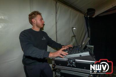  Het Karbietfeest XXL 2024 in Elburg was een groot feest met optredens van Wimmie Bouma, Duo Remix, Poar Neem’n, Ancora, Boerin Anna en DJ Jaapie.  - © NWVFoto.nl