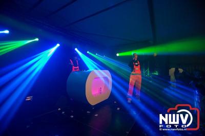  Het Karbietfeest XXL 2024 in Elburg was een groot feest met optredens van Wimmie Bouma, Duo Remix, Poar Neem’n, Ancora, Boerin Anna en DJ Jaapie.  - © NWVFoto.nl