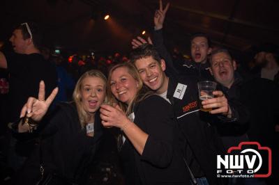  Het Karbietfeest XXL 2024 in Elburg was een groot feest met optredens van Wimmie Bouma, Duo Remix, Poar Neem’n, Ancora, Boerin Anna en DJ Jaapie.  - © NWVFoto.nl