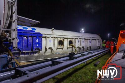 Bulkvrachtwagen kantelt op N50 bij Ens, weg urenlang afgesloten i.v.m. berging. - © NWVFoto.nl