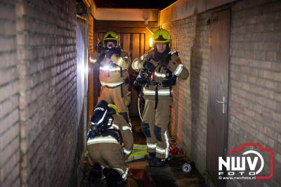 Bovenverdieping woning aan de Munnikenweg op 't Harde uitgebrand, bewoners ontdekten brand terwijl men zat te eten en de stroom uitviel. - © NWVFoto.nl