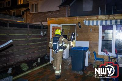 Bovenverdieping woning aan de Munnikenweg op 't Harde uitgebrand, bewoners ontdekten brand terwijl men zat te eten en de stroom uitviel. - © NWVFoto.nl